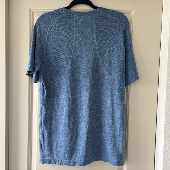 Men’s LuluLemon Shirt - Picture 3 of 8